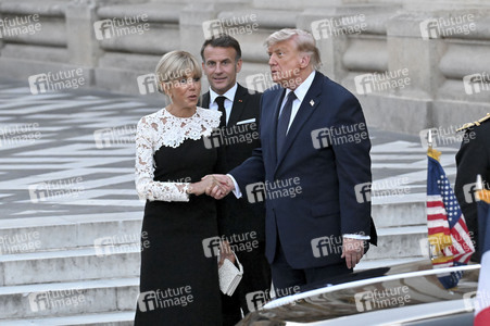 Präsident Macron empfängt Präsident Trump in Versailles