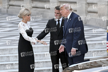 Präsident Macron empfängt Präsident Trump in Versailles