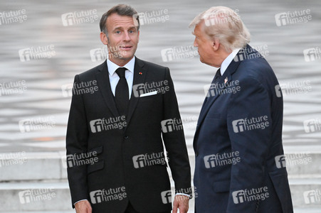 Präsident Macron empfängt Präsident Trump in Versailles