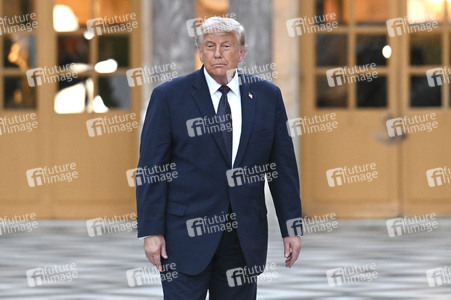 Präsident Macron empfängt Präsident Trump in Versailles
