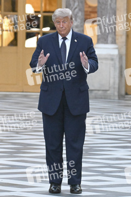 Präsident Macron empfängt Präsident Trump in Versailles