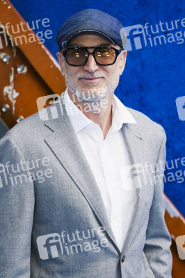 UK Sneak Peek Fan Event 'Supergirl' in London