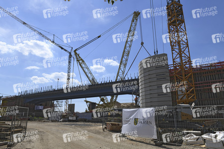 Arbeiten am Neubau der Brücke der B 101 bei Großenhain