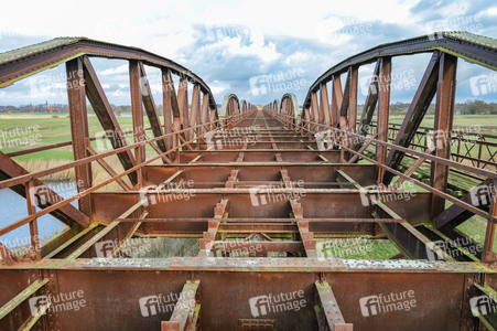 Dömitzer Eisenbahnbrücke in Langendorf
