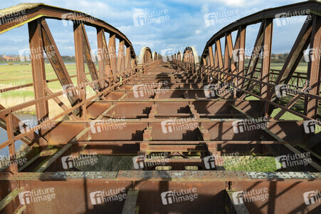 Dömitzer Eisenbahnbrücke in Langendorf