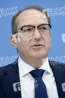 Bundespressekonferenz 'Vorstellung des Verfassungsschutzberichtes 2025' in Berlin