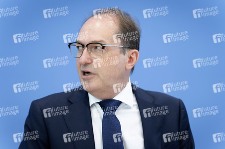 Bundespressekonferenz 'Vorstellung des Verfassungsschutzberichtes 2025' in Berlin