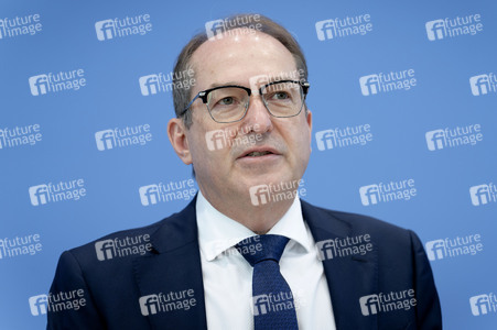 Bundespressekonferenz 'Vorstellung des Verfassungsschutzberichtes 2025' in Berlin