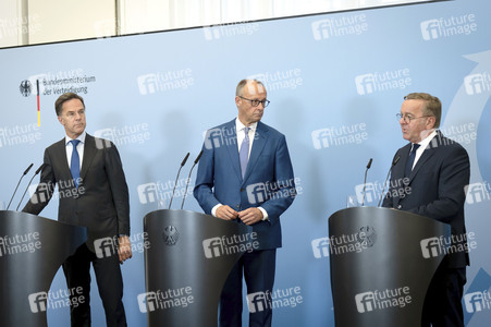 Pressekonferenz nach der Sitzung des Bundeskabinetts in Berlin