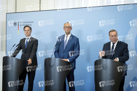 Pressekonferenz nach der Sitzung des Bundeskabinetts in Berlin
