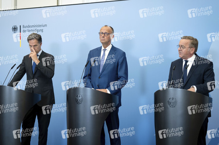 Pressekonferenz nach der Sitzung des Bundeskabinetts in Berlin