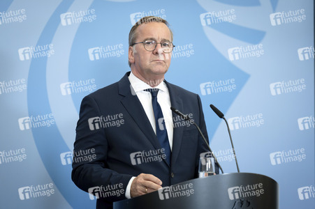 Pressekonferenz nach der Sitzung des Bundeskabinetts in Berlin
