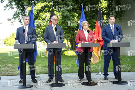 Pressekonferenz zu den Ergebnissen des Koalitionsausschusses in Berlin