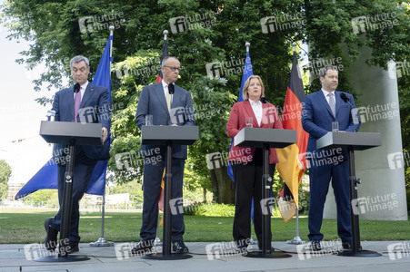 Pressekonferenz zu den Ergebnissen des Koalitionsausschusses in Berlin