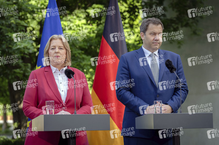 Pressekonferenz zu den Ergebnissen des Koalitionsausschusses in Berlin