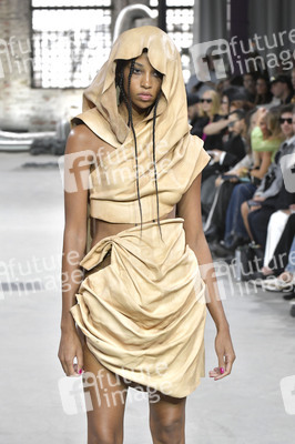 Marina Hoermanseder Fashion Show auf der Berlin Fashion Week S/S 2027 in Berlin