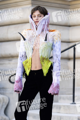 Schiaparelli Fashion Show, Paris Fashion Week Menswear S/S 2027