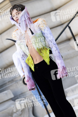 Schiaparelli Fashion Show, Paris Fashion Week Menswear S/S 2027