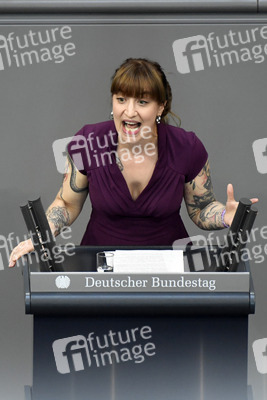 90. Sitzung des Deutschen Bundestages in Berlin