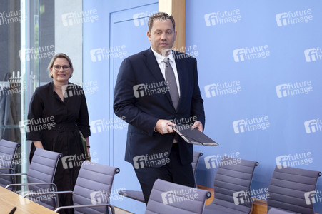 Bundespressekonferenz 'Vorstellung des Aktionsplans zur Bekämpfung von Steuer- und Finanzkriminalität' in Berlin