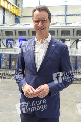 Hendrick Wüst besucht die Siempelkamp Giesserei in Krefeld