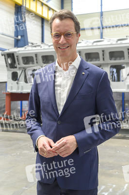 Hendrick Wüst besucht die Siempelkamp Giesserei in Krefeld