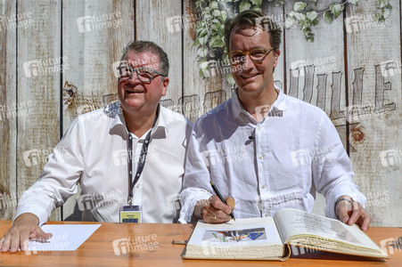 Hendrick Wüst besucht das Parookaville in Weeze