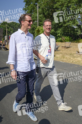 Hendrick Wüst besucht das Parookaville in Weeze