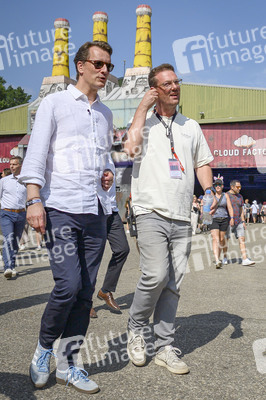 Hendrick Wüst besucht das Parookaville in Weeze
