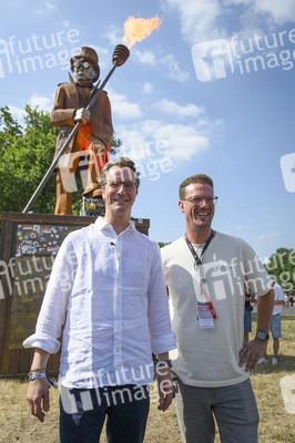 Hendrick Wüst besucht das Parookaville in Weeze