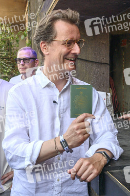 Hendrick Wüst besucht das Parookaville in Weeze