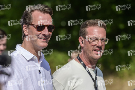 Hendrick Wüst besucht das Parookaville in Weeze