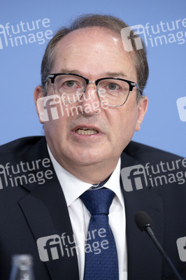 Bundespressekonferenz 'Bundeslagebild Sexualdelikte zum Nachteil von Kindern und Jugendlichen 2025' in Berlin