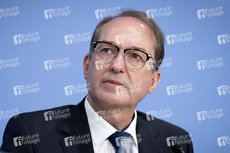 Bundespressekonferenz 'Bundeslagebild Sexualdelikte zum Nachteil von Kindern und Jugendlichen 2025' in Berlin