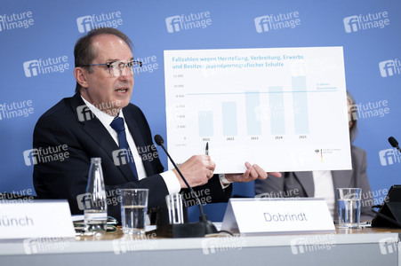 Bundespressekonferenz 'Bundeslagebild Sexualdelikte zum Nachteil von Kindern und Jugendlichen 2025' in Berlin