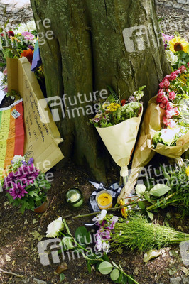 Trauer nach dem Anschlag auf die Feiern des 48. Berliner Christopher Street Day in Berlin