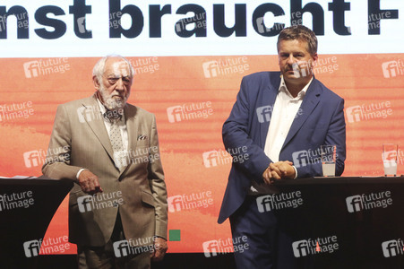 Gesprächsabend mit Dieter Hallervorden und Sven Schulze in Halle