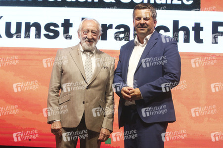 Gesprächsabend mit Dieter Hallervorden und Sven Schulze in Halle