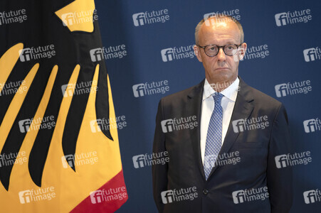 Aushändigung von Entlassungs- und Ernennungsurkunden durch den Bundespräsidenten in Berlin