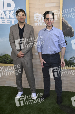 Filmpremiere 'The End of Oak Street' in Burbank