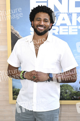 Filmpremiere 'The End of Oak Street' in Burbank