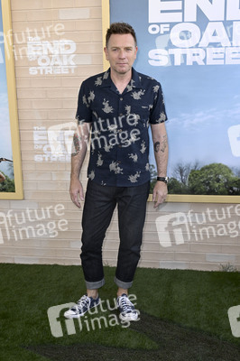 Filmpremiere 'The End of Oak Street' in Burbank