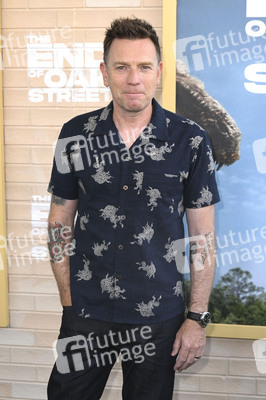 Filmpremiere 'The End of Oak Street' in Burbank