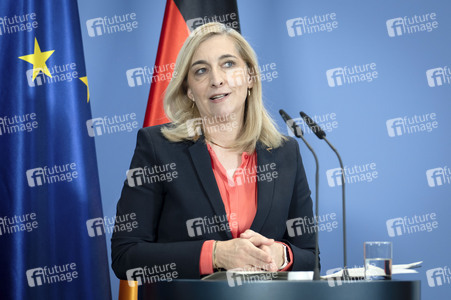 Pressekonferenz zur Reform des Rechts der Nachrichtendienste in Berlin