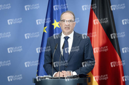 Pressekonferenz zur Reform des Rechts der Nachrichtendienste in Berlin
