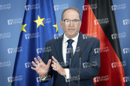 Pressekonferenz zur Reform des Rechts der Nachrichtendienste in Berlin