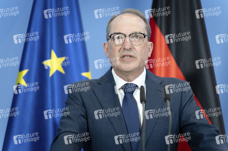 Pressekonferenz zur Reform des Rechts der Nachrichtendienste in Berlin