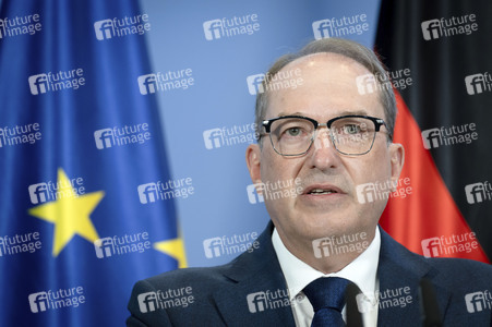 Pressekonferenz zur Reform des Rechts der Nachrichtendienste in Berlin