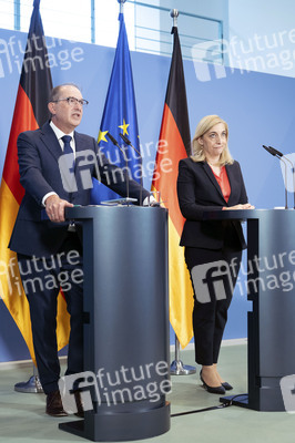 Pressekonferenz zur Reform des Rechts der Nachrichtendienste in Berlin