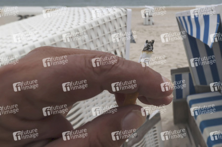 Symbolfoto Rauchen am Strand